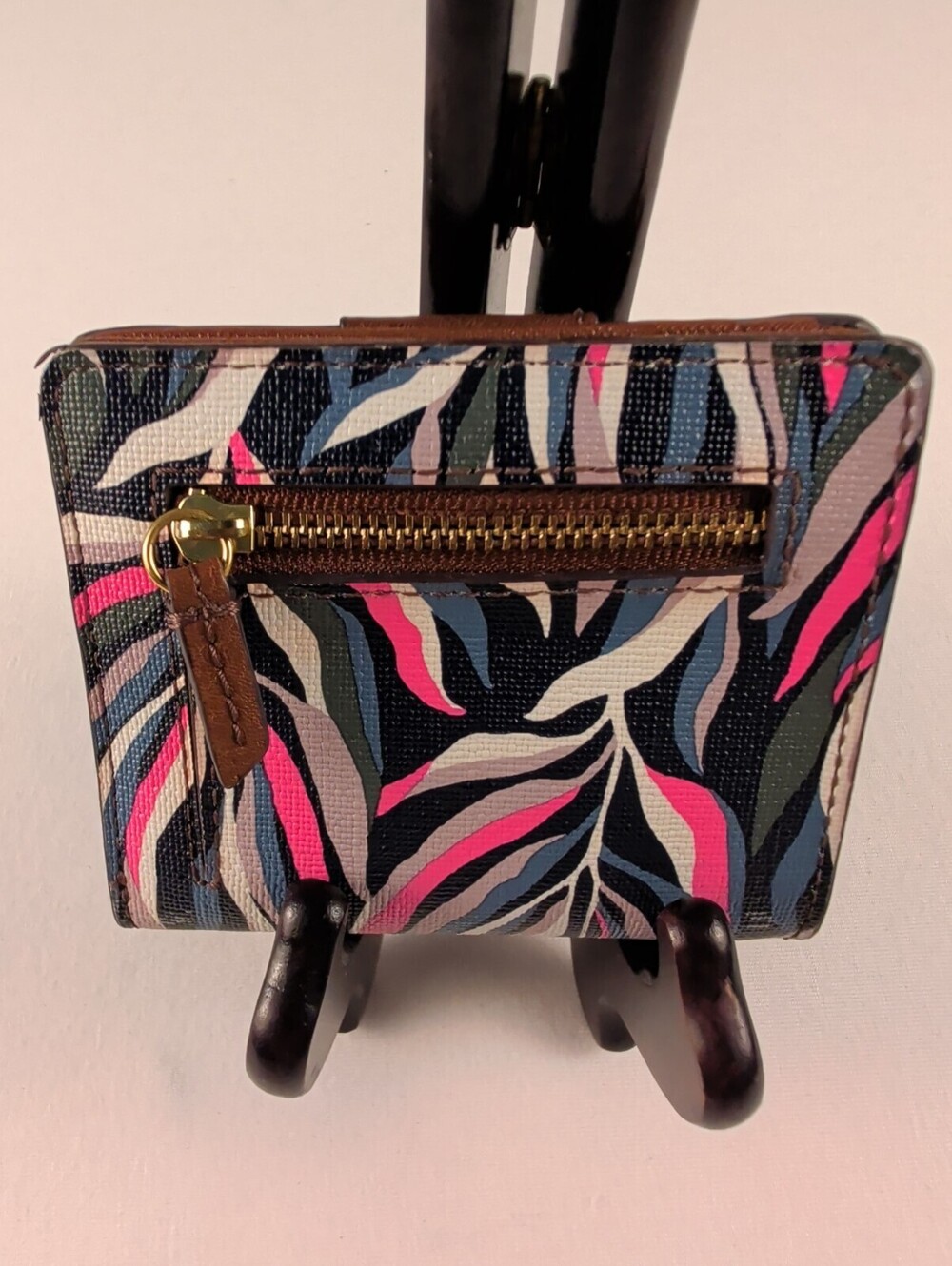Fossil Compact Floral Print Wallet with Zipper Pocket and Snap Closure - Picture 2 of 3